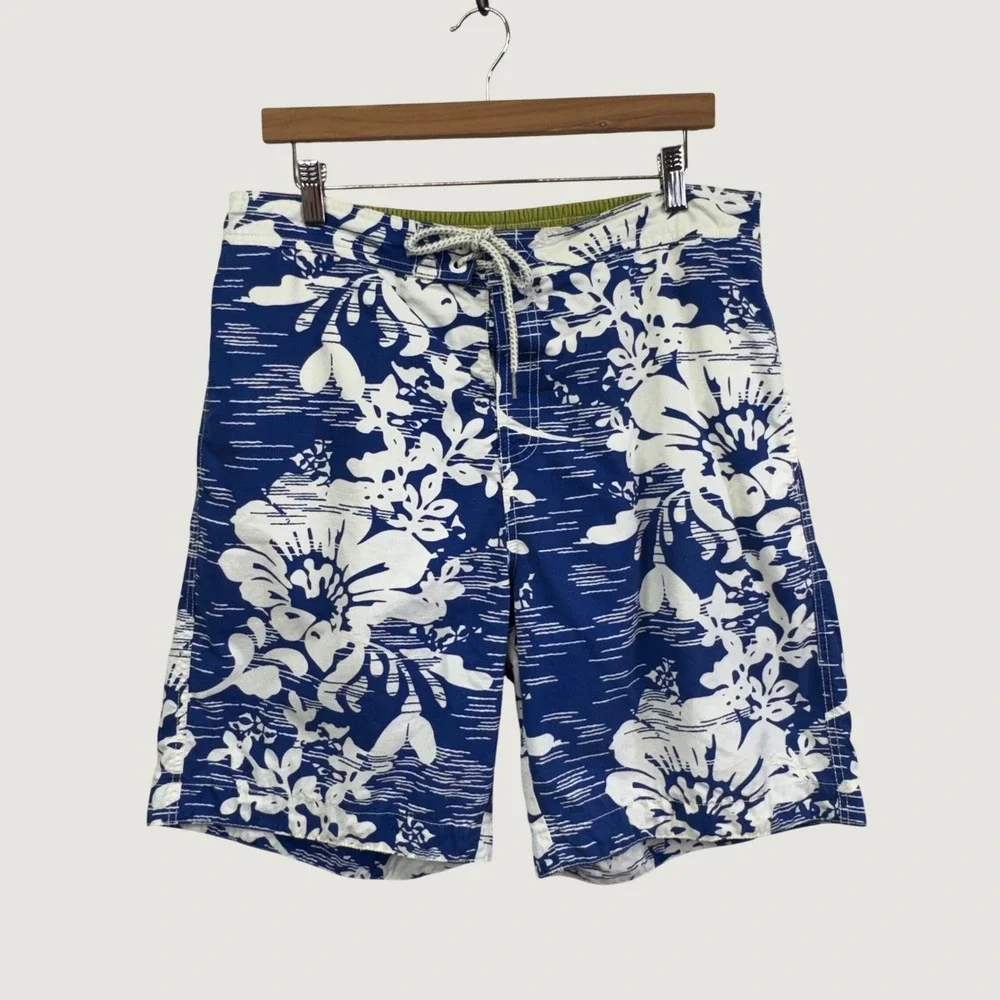 Tommy Bahama Relax Board Shorts Large Blue White Floral Tropical Beachy Surf